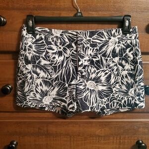 Banana Republic Black and White Floral Shorts.  Size 6